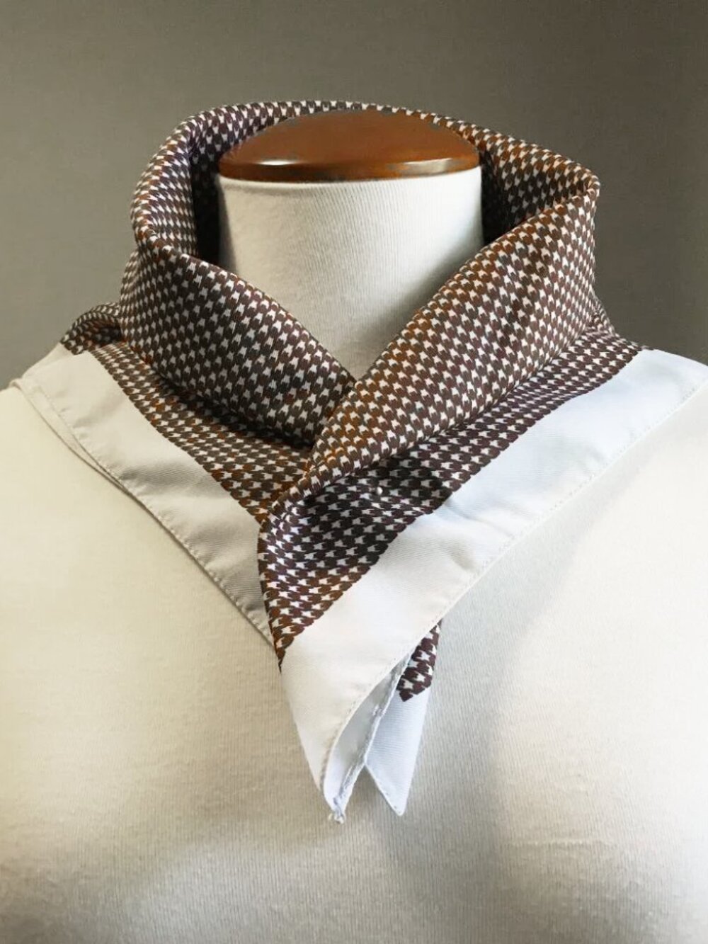 Vintage Glentex Puppytooth Square Scarf Ice & Espresso Brown